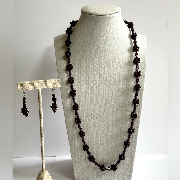 Vintage Garnet Cluster Beaded Necklace Matching Garnet Dangle Post Earring Set - Picture 3 of 6